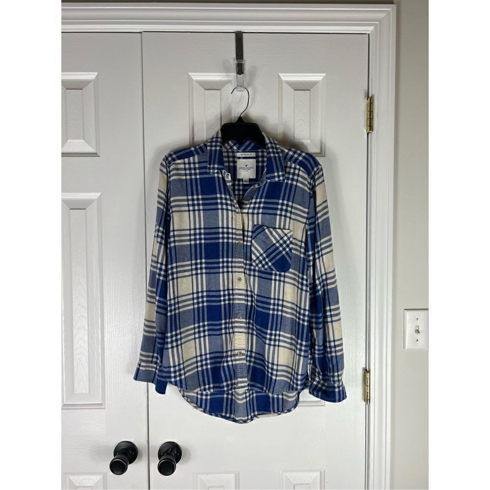 American Eagle Womens Boyfriend Fit Button Up Shirt Size M